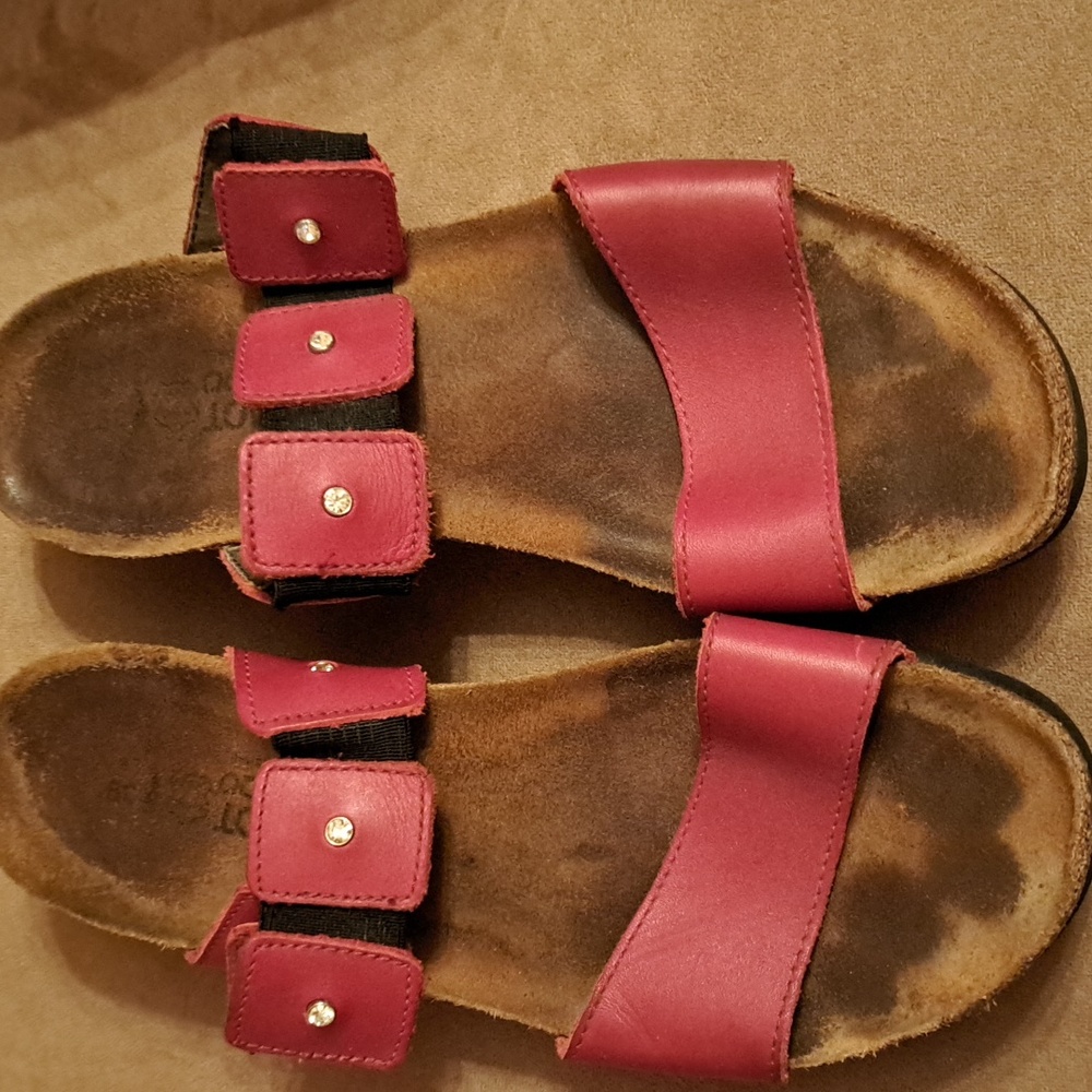 Nice pair of Noat candles sz 8